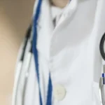 Terastan düşen kadın doktor taburcu edildi, avukat sevgilisi tutmaya çalıştı