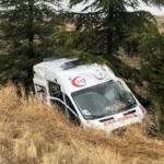 Hastayı taşıyan ambulansta kaza: 3 yaralı, birinin durumu ağır
