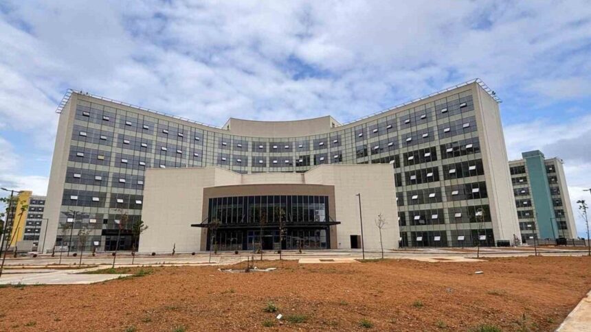 Trabzon Şehir Hastanesinde işler bitmek üzere, açılış yıl sonunda