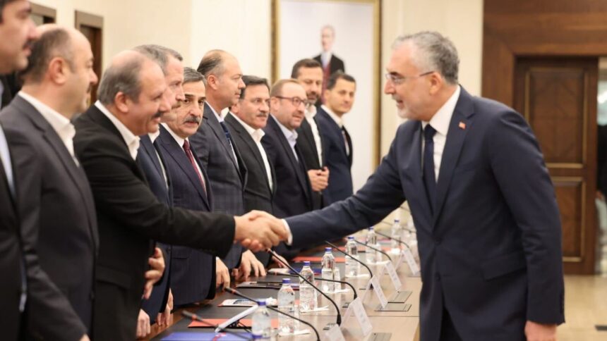 Kamu-Sen ve Memur-Sen %5 sendikal baraj için birlikte formül önerdi
